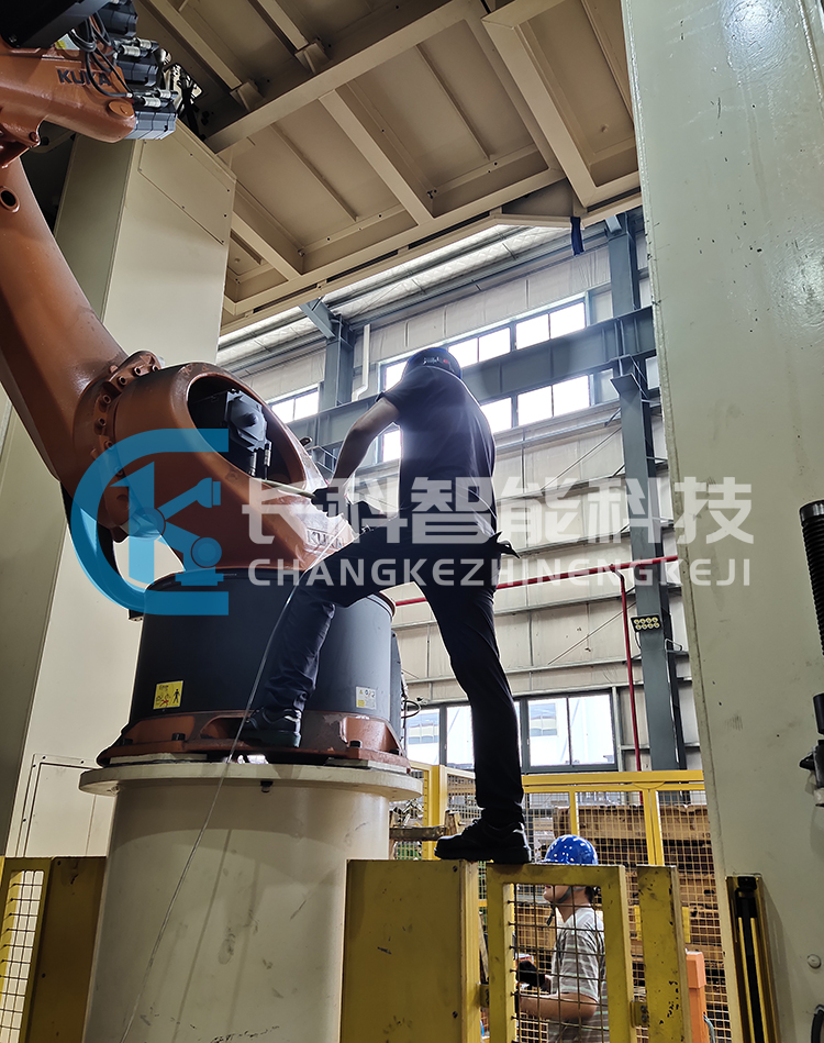 庫卡機器人KR120 R3500 press保養護理